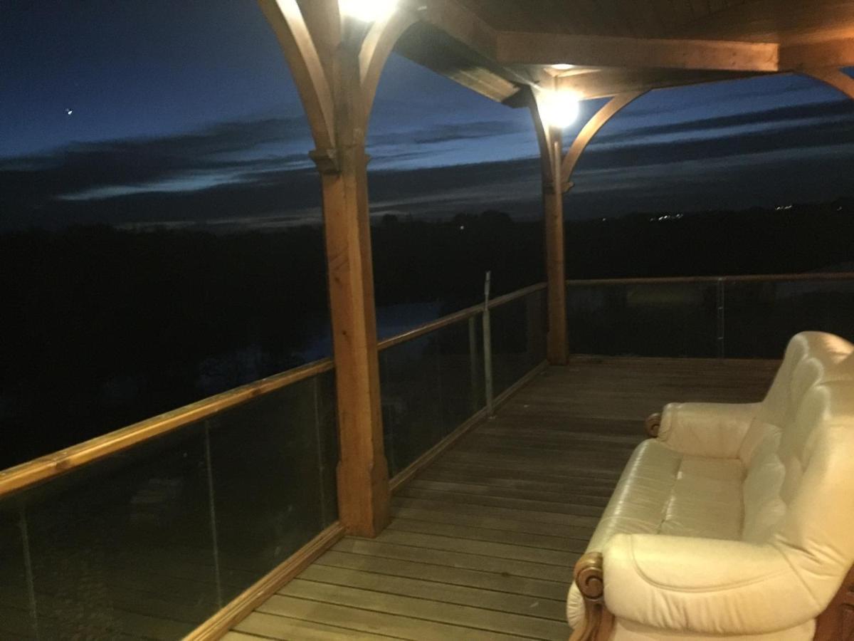 La Decouverte, Jacuzzi, Sauna, Et Terrasse Avec Vue Sur Lac A La Campagne Entre Toulouse Et Auch Catonvielle Exterior foto
